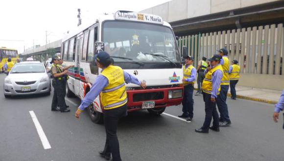 Municipalidad de Lima envió al depósito a cuatro cústers que debían más de S/.4 millones en papeletas. (Difusión)