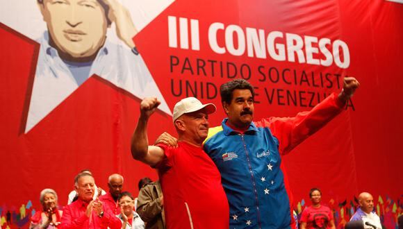 El presidente venezolano Nicolás Maduro y al general venezolano retirado Hugo Carvajal en Caracas el 27 de julio de 2014. (Foto: AFP/Archivo)