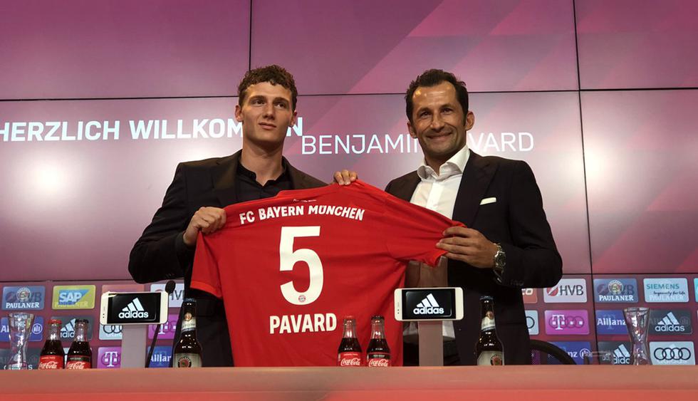 Benjamin Pavard fue presentado en el Bayern Munich. (Foto: Twitter @FCBayernES)