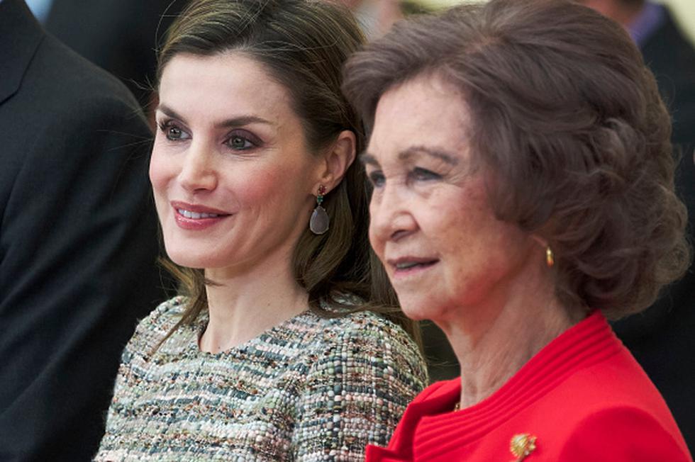 Un video en donde la reina Letizia impedía a doña Sofía tomarse una fotografía junto a sus nietas, la princesa Leonor y la infanta Sofía, se ha viralizado en redes sociales. (Getty)