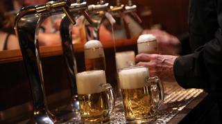 Científicos proponen el uso de cerveza como combustible