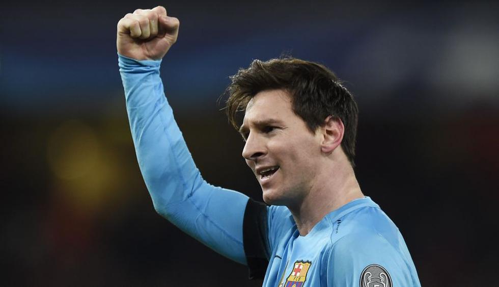Barcelona venció 2-0 al Arsenal con doblete de Lionel Messi y se acerca a los cuartos de final de la Champions League. (Reuters)