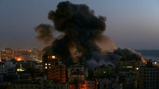 Un ataque aéreo de Israel destruye un inmueble de 12 plantas en Gaza [VIDEO]