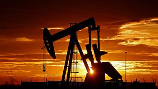 Precio del petróleo registró caída histórica