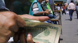 Tipo de cambio: Dólar cierra la semana al alza en línea con fortalecimiento global