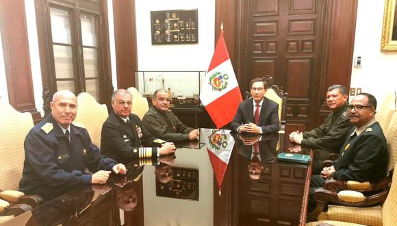 Los jefes de la Marina de Guerra, FAP, Ejército Peruano y la Policía se reunieron con el mandatario en el Palacio de Gobierno.