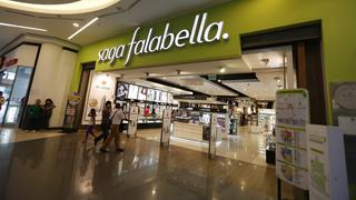 Saga Falabella se pronuncia sobre trabajadores encontrados en su almacén 