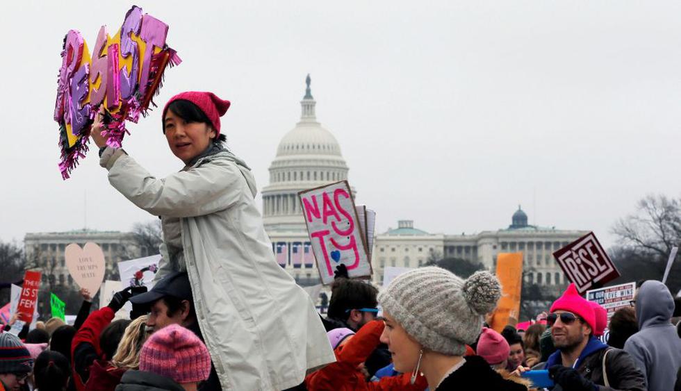 Washington se pobló de mujeres en primera gran protesta contra Donald Trump. (Reuters)