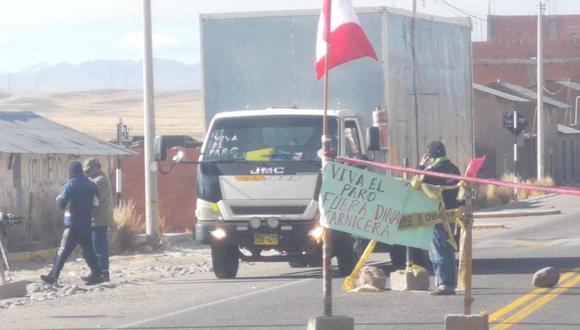 En Cusco, pobladores bloquean las vías. (Foto: Diálogo Social)