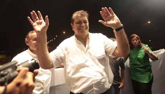 Alan García dijo estar confiado en que las denuncias contra su candidatura "quedarán en el camino". (Roberto Cáceres)