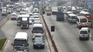 Paro de transportistas en Lima contra la reforma no se sintió