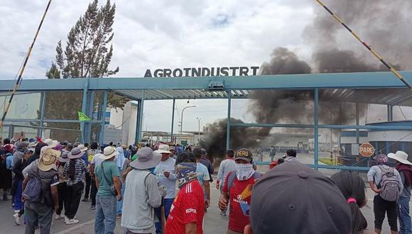 Emblemática empresa arequipeña sufrió saqueos y destrucción de equipos. Su situación también perjudica los productores de leche.