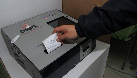 En total, a nivel nacional, se aplica el voto electrónico a 39 distritos, lo que permitirá que 24′799,384 peruanos hagan uso de este moderno sistema de votación. (Foto: ONPE)