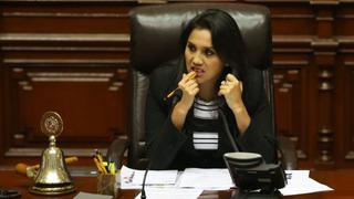Ana María Solórzano: Oposición le exigió no contratar más personal