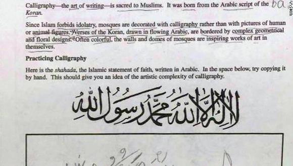 Este ejercicio de caligrafía árabe fue lo que desató la protesta de algunos padres de familia. (CNN)