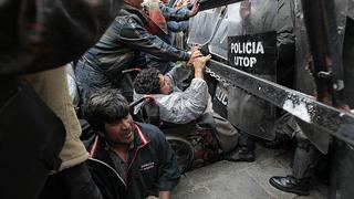 Cuatro heridos deja represión durante marcha de discapacitados en Bolivia