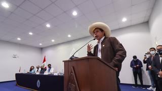 Pedro Castillo tuvo breve reunión con bancada de Perú Libre