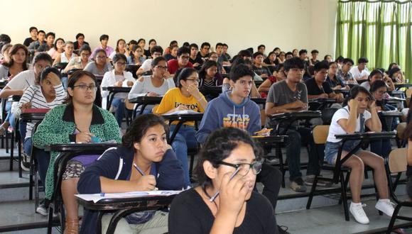 Los postulantes buscan acceder a una de las 4,768 vacantes que ofrece la casa de estudios. (Foto: Andina)