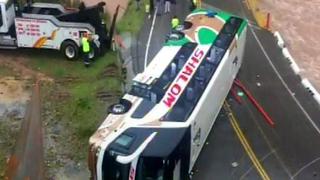 Un muerto y 20 heridos tras accidente de un bus en la Carretera Central [VIDEO]