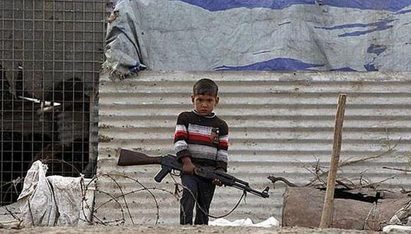 El 50% de los desplazados en Siria son niños y decenas son reclutados por grupos armados. (Reuters)