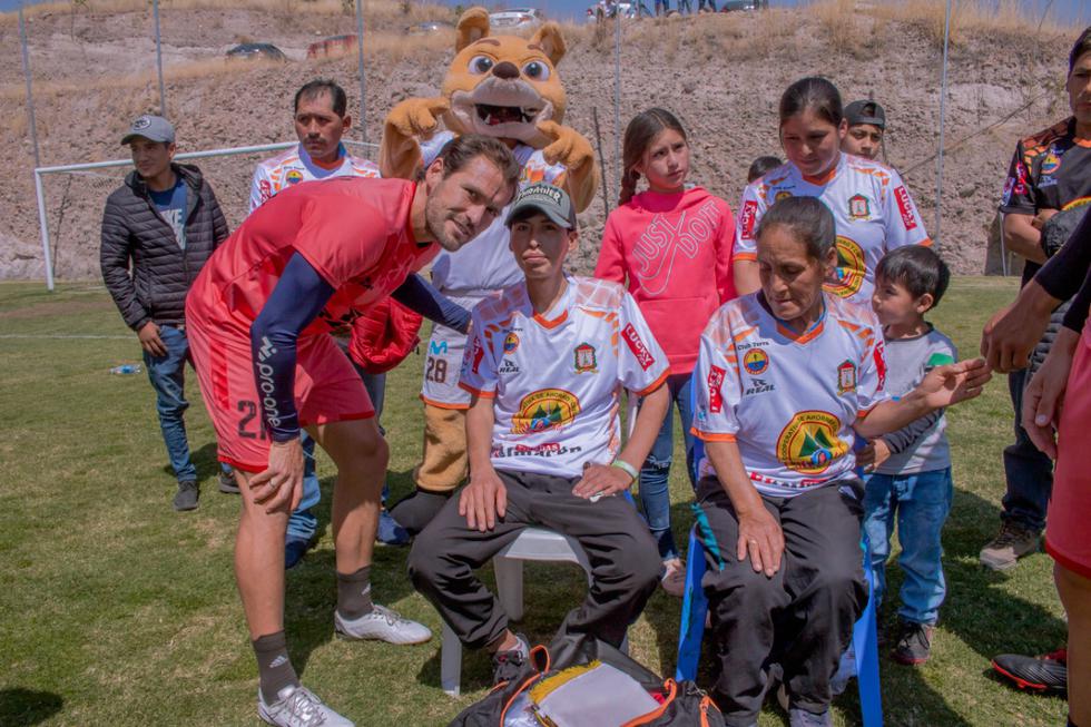 Ayacucho FC: joven enfermo de cáncer cumple su sueño de conocer a los jugadores del equipo de sus amores. (Liga1 Movistar)