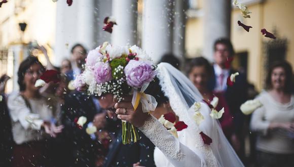 El bouquet es el accesorio importante en el outfit de una novia. (Foto: Pixabay)