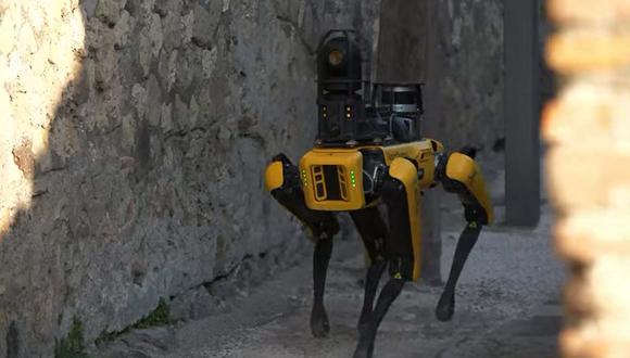 Además, el perro-robot tiene la tarea de hallar los túneles y escondites de los ladrones de material arqueológico.| Foto: Pompeii