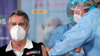 El presidente Francisco Sagasti recibió la primera dosis de la vacuna de Sinopharm