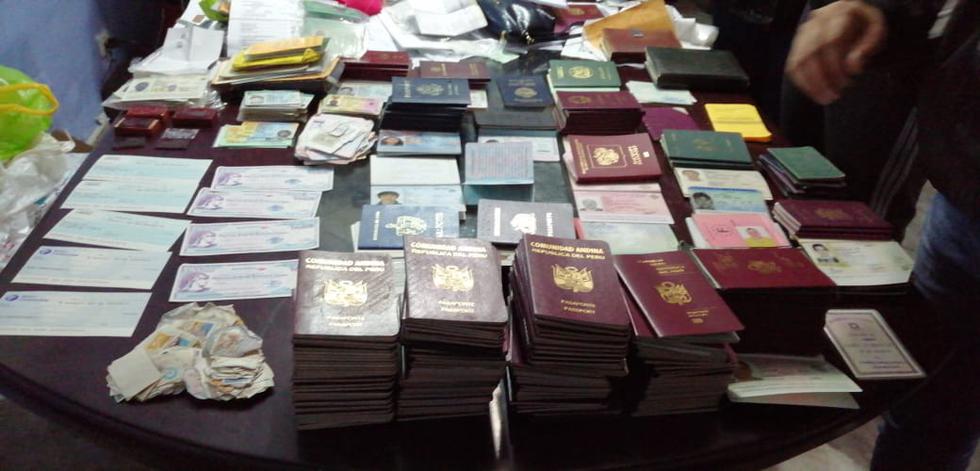 falsificadores pasaportes