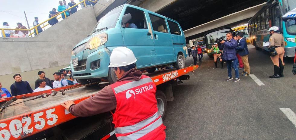 Sutran ejecutó una operación de manera simultánea en los paraderos de Atocongo y Carretera Central de Lima.  (Foto: Sutran)