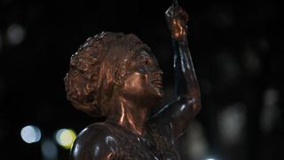 Brasil: inauguraron estatua de la activista Marielle Franco en Rio de Janeiro
