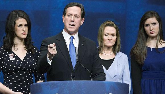 Como en la hípica, Santorum vino de abajo y ahora supera al gran favorito Mitt Romney. (Reuters)