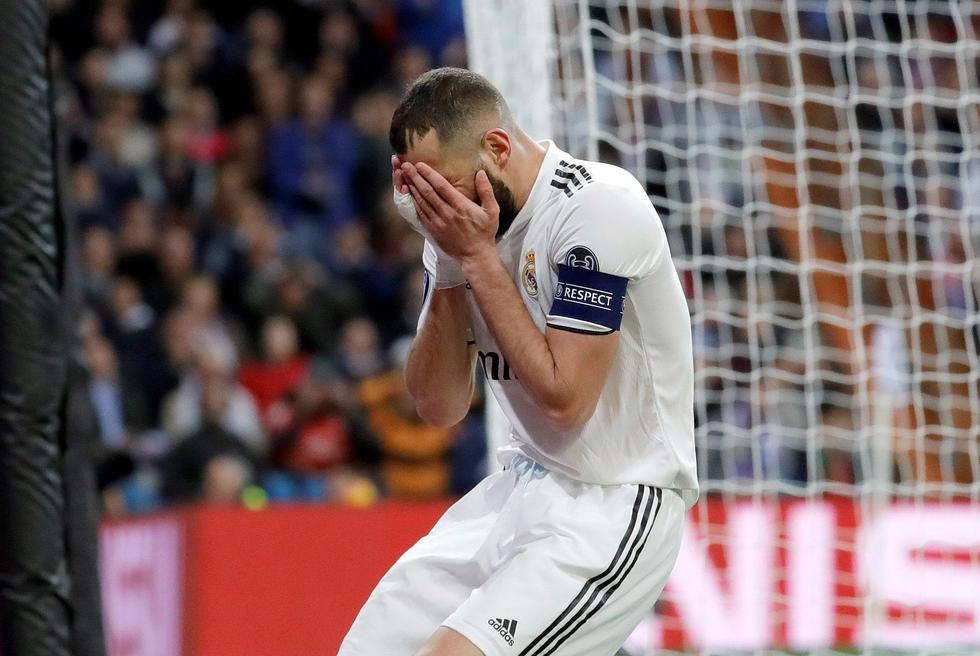 Real Madrid perdió 4-1 ante Ajax en el Bernabéu y quedó fuera de la Champions League. (EFE)