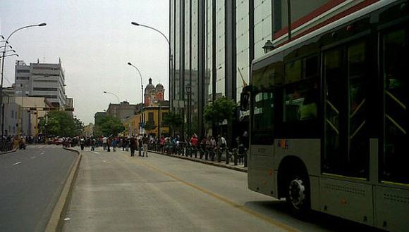 Manifestantes interrumpieron vía del Metropolitano. Fuente: @cnieto