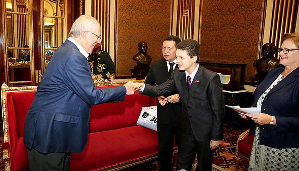 Kabir Pajares fue recibido en la sala Embajadores de Palacio de Gobierno. (Presidencia de la República)