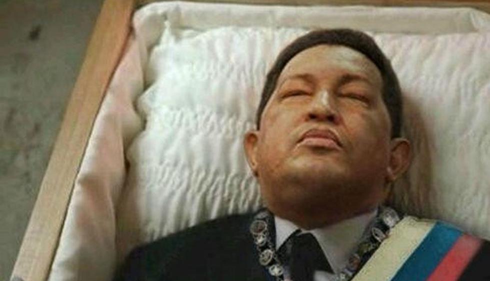 Chávez 'muerto' en un ataúd circuló en Twitter el pasado 4 de enero. Se trató de un montaje fotográfico.