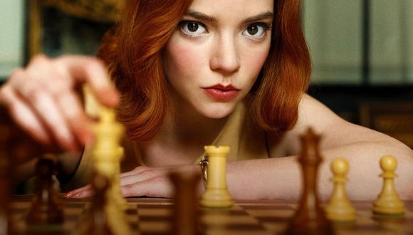 “Gambito de dama” se basa en la novela de 1983 del mismo nombre escrita por Walter Tevis (Foto: Netflix)