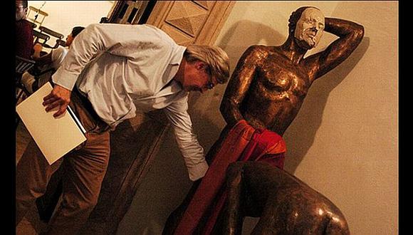 Sgarbi y la estatua de la discordia. (Internet)