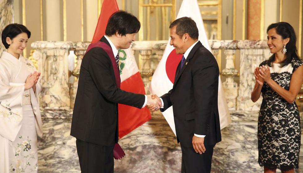 El presidente impuso a Fumihito Akishino y a su esposa, Kiko, la medalla de la Orden El Sol en el grado de Gran Cruz. (Reuters)