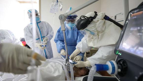 Registran el fallecimiento de tres peruanos por coronavirus en España. (Foto: AFP)