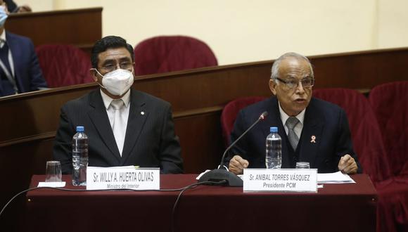 Aníbal Torres y Willy Huerta se presentan en la Comisión de Fiscalización. (Foto: Congreso)