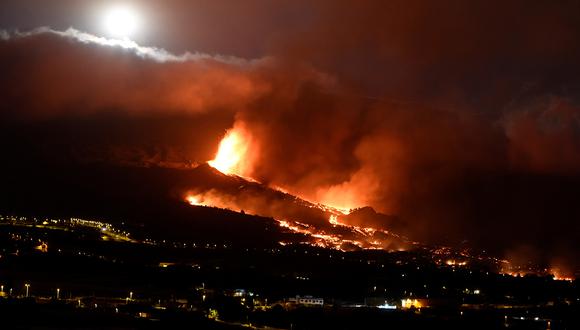 La lava ha penetrado las calles de La Palma. (Foto: EFE)