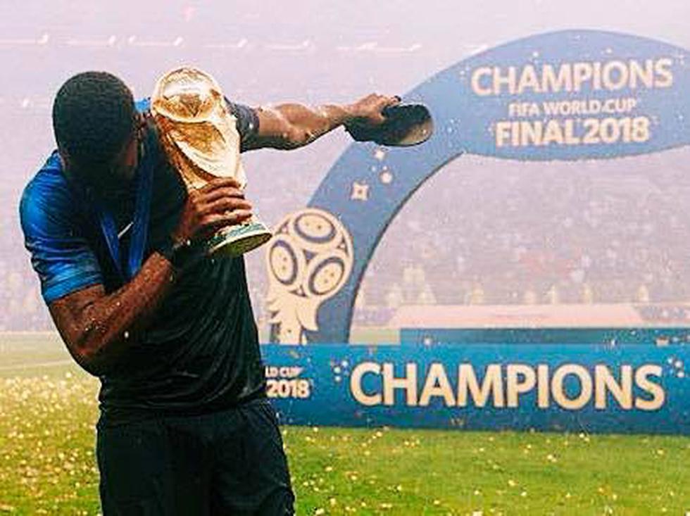 Paul Pogba tuvo un gesto para el elogio tras ganar la Copa del Mundo en Rusia 2018. Las imágenes se hicieron virales en Facebook,. (Fotos: Facebook)