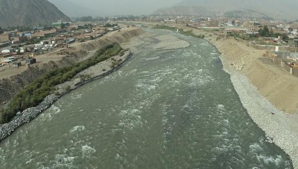 La labor de limpieza en el río Rímac beneficia directamente a más de 120 viviendas y más de 1.200 personas que se encuentran en los alrededores de la zona. (Foto: Municipalidad de Lima)