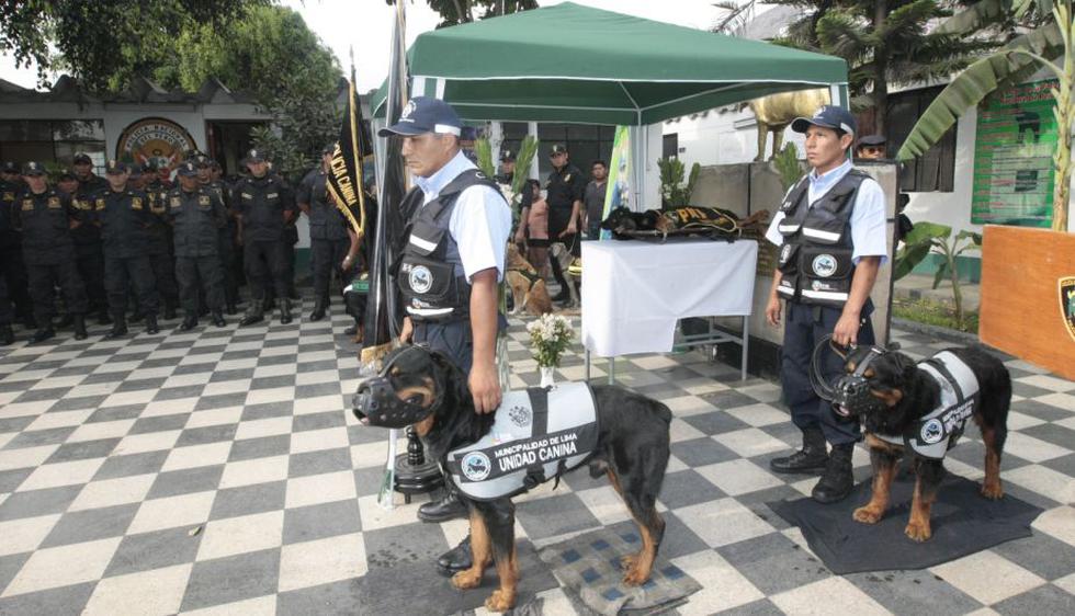 La Brigada Canina de la Municipalidad de Lima se acercó a despedirse de Lay Fun. (Andrés Cuya/Trome)