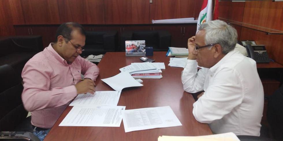 El alcalde de Chiclayo, Marco Gasco, y el gobernador de Lambayeque, Anselmo Lozano, firmaron un convenio para solucionar el problema de la basura.