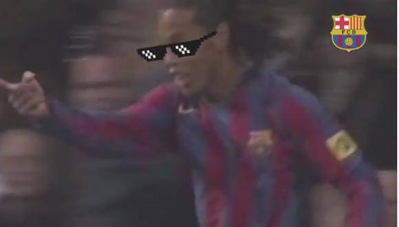 Ronaldinho fue autor de uno de los mejores goles en la historia de los clásicos. (Facebook)