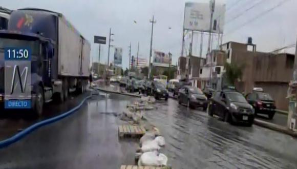 Colapso de tubería de desagüe afecta calles de Trujillo (Captura: Canal N)