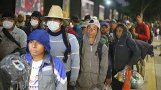 Caravana migrante reanuda viaje y parte de Ciudad de México
