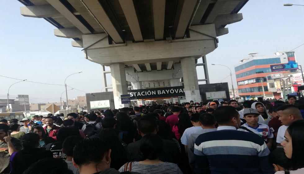 Los pasajeros han reportado largas colas en la Estación Bayóvar. (San Juan de Lurigancho) (Foto: Twitter @ssbfranco)
